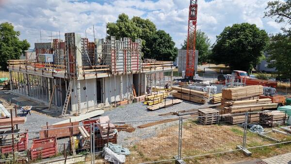 Dieses Bild zeigt die Boardinghouse-Baustelle im Juli 2022.
