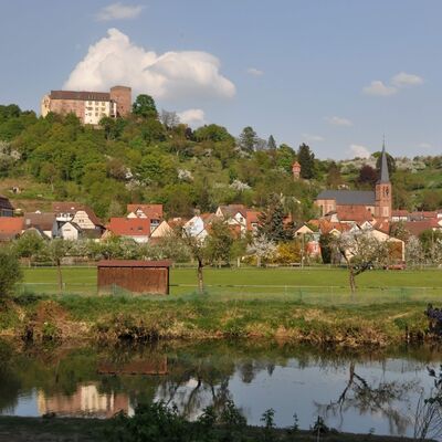 Burg und Kirche in Gamburg