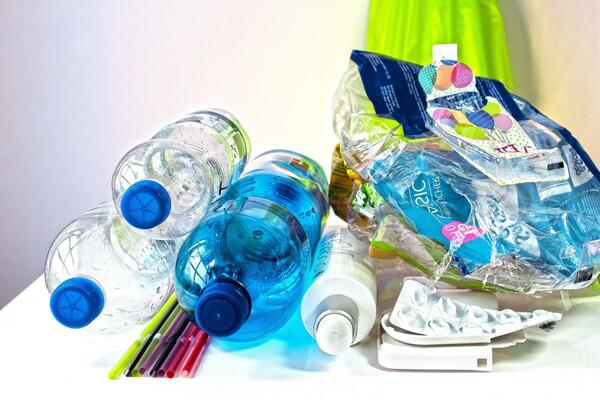 Verschiedener Plastikmll: Der Kreistag entscheidet in seiner Sitzung am Mittwoch, 26. Oktober, ber eine Abfallvermeidungskampagne.