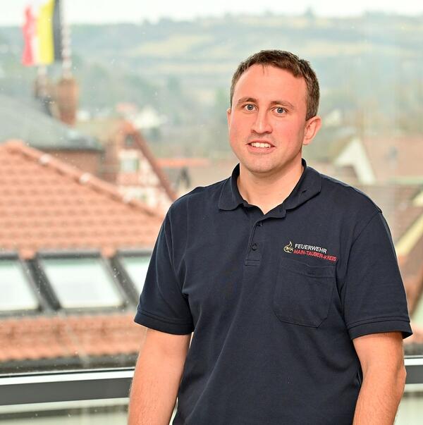 Die Erprobung der Warnmittel ist ihm ein wichtiges Anliegen: J�rgen Segeritz ist stellvertretender Leiter der Stabsstelle Brand- / Katastrophenschutz, Rettungswesen im Landratsamt Main-Tauber-Kreis.