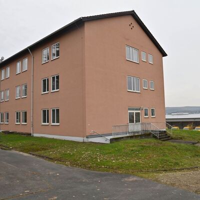 Die Gemeinschaftsunterkunft im ehemaligen Kasernenareal in Tauberbischofsheim: Das Geb�ude bietet seit Donnerstag, 1. Dezember, Platz f�r 132 gefl�chtete Menschen. 