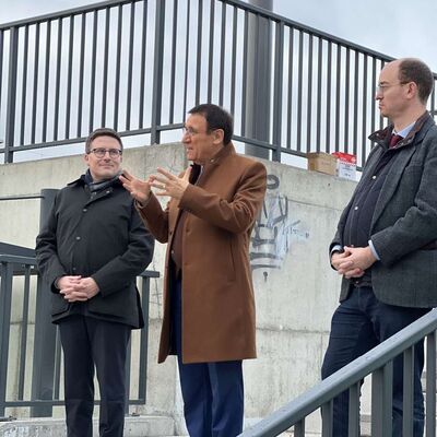 Er&ouml;ffnung des neuen Park+Ride-Parkplatzes mit (von links) Landrat Christoph Schauder, Landtagsvizepr&auml;sident Professor Dr. Wolfgang Reinhart und B&uuml;rgermeister Dr. Lukas Braun.