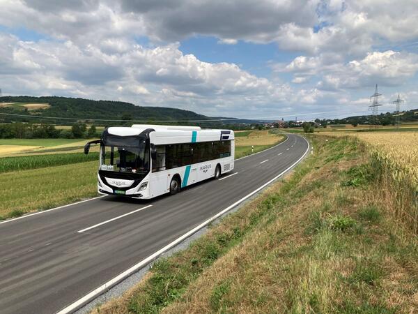 E-Bus-Test der Firma Eisenhauer auf der Linie 941 Tauberbischofsheim-Lauda: Whrend des einwchigen Tests wurde das Fahrzeug berwiegend auf den Linien zwischen Wertheim und Lauda sowie Tauberbischofsheim und Wrzburg eingesetzt.