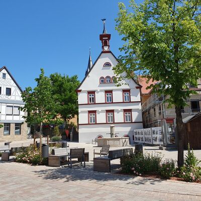 Der Mhlerplatz bildet die Ortsmitte von Igersheim