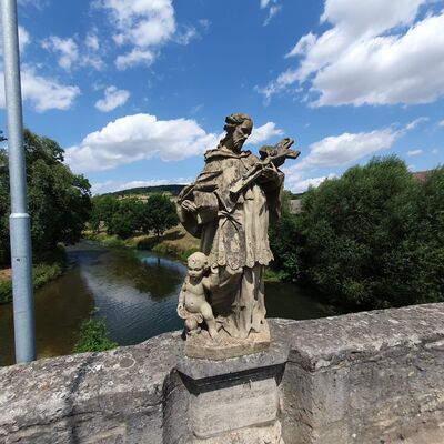 Tauberbrcke mit Nepomuk-Figur
