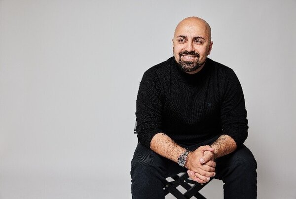 Das Bild zeigt Herrn Ali Mahlodji.